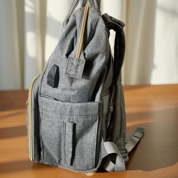 Lovevook cooler Backpack fits 24 pack grey 15 in H x 10 in wide xtra pockets EUC - Picture 5 of 7